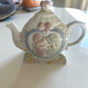 Vintage Precious Moments 1993 Heartwarming Tea for Two Napkin Holder